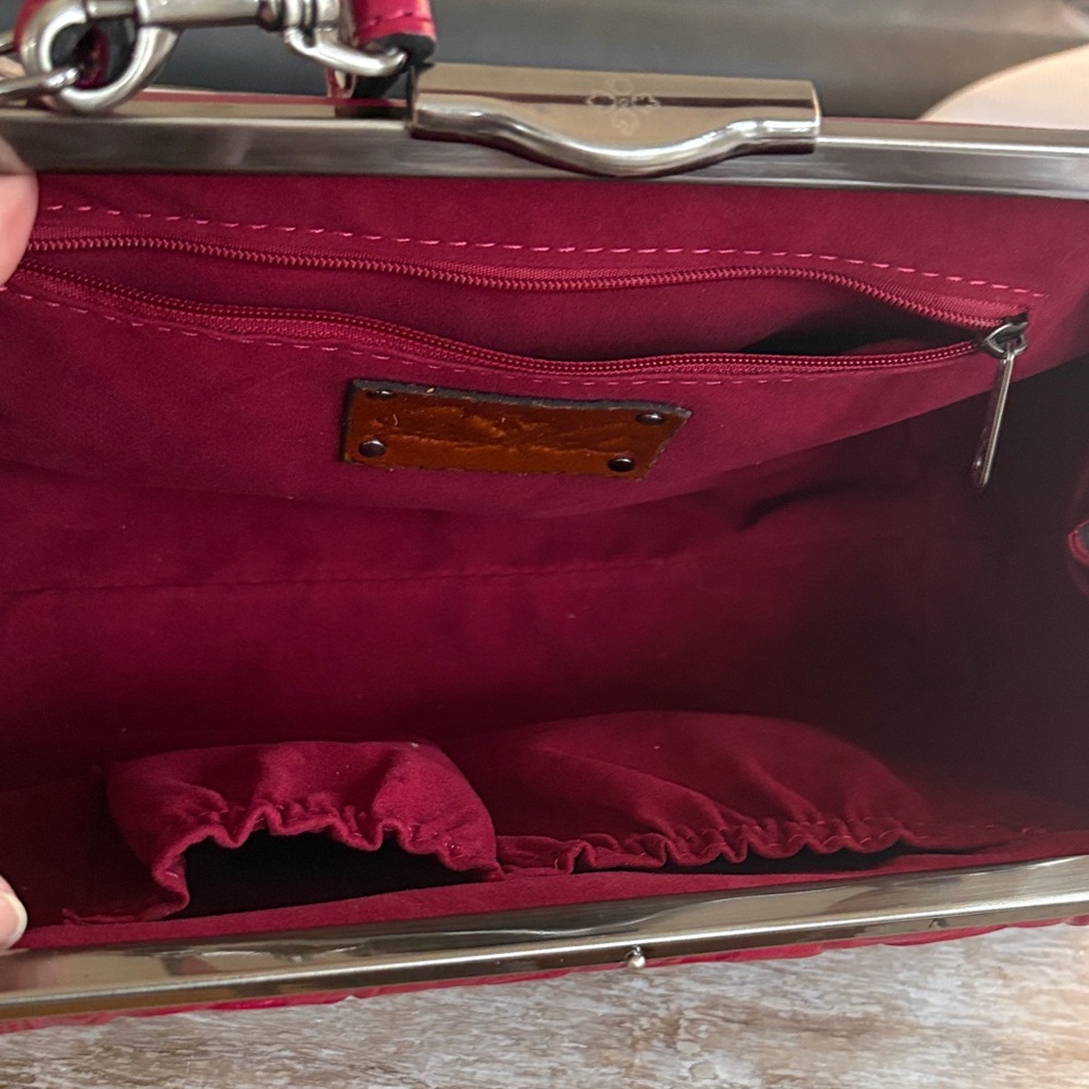 BIG SALE.   Elegant Red Floral Cutout Handbag - Picture 10 of 10